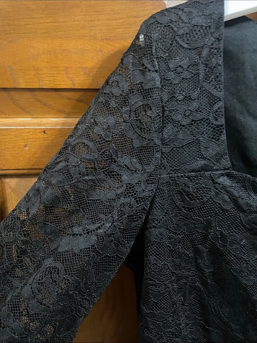 BloomChic Black Lace Long Sleeve Scoop-Neck Top w liner NWT Sz. 10 super cute
